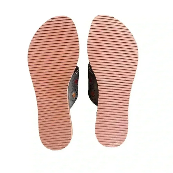 Elite by Corky’s Dominican Perforated Leather Gray Women’s Flat Sandal size 9 - Picture 6 of 15